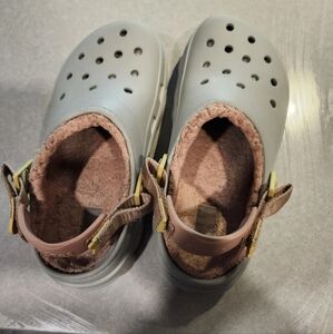 Men 8/Women 10 - CROCS Classic AllTerrain Lined Clog